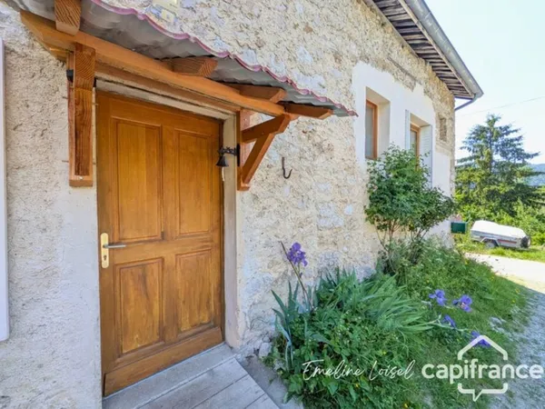 Maison en pierre rénovée avec jardin  111 m²  Saint-Martin-en-Vercors (26420)