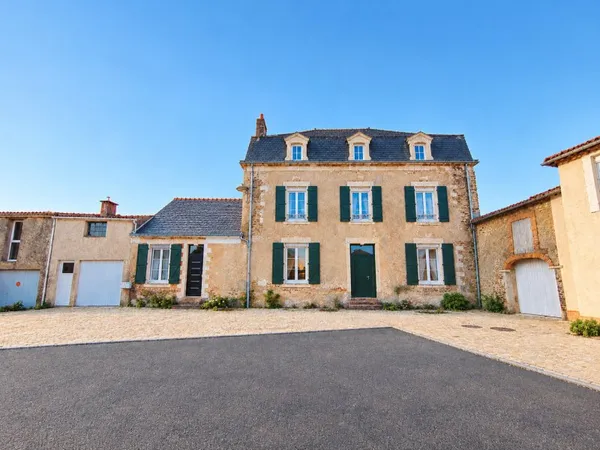 Maison 18 pièces 414 m²