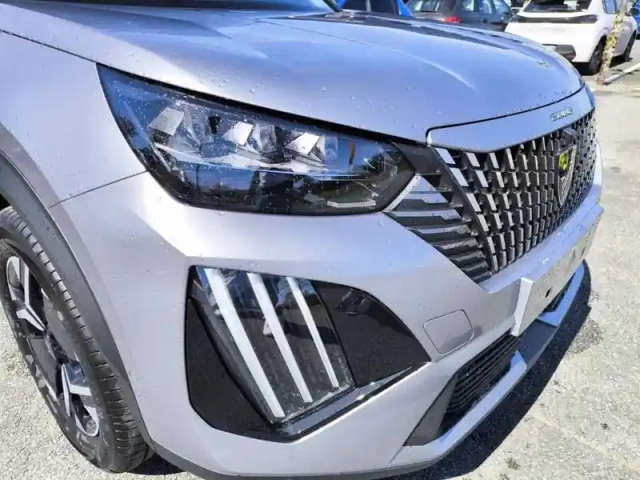 Peugeot 2008 electrique 54 kwh 156 ch — photo 16