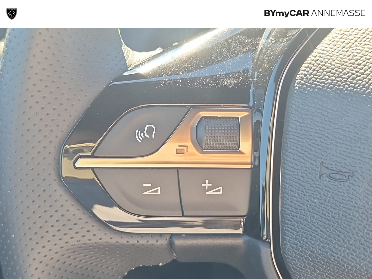 Peugeot 2008 Hybrid 145 e-DCS6 — photo 31
