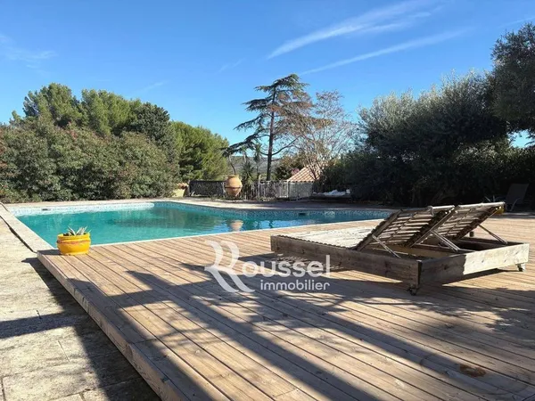 Villa 7 pièces 266 m²