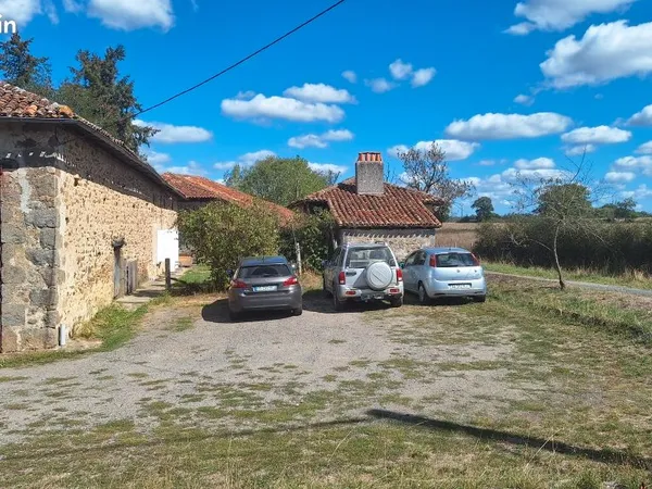 Maison d'habitation près de ST Maurice des Lions 16500 16500