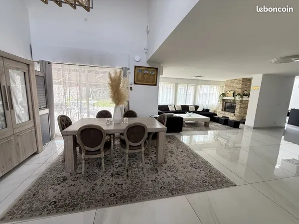 Maison 6 pièces 185 m²