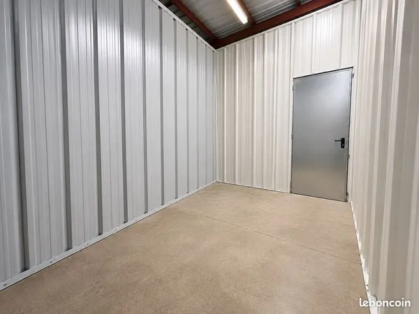Location box stockage 10 m² / 30 m³ - Grézieu-la-Varenne