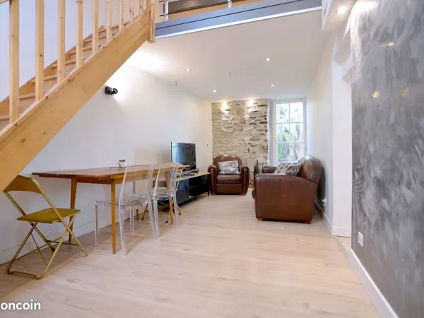 Maison à louer à l'année - Résidence secondaire uniquement