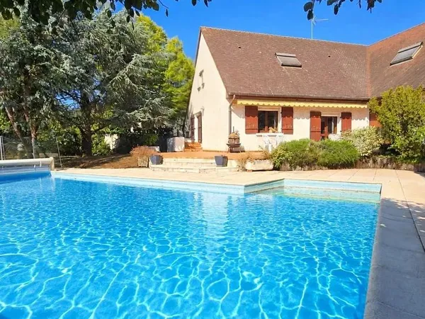 Maison 7 pièces 239 m²