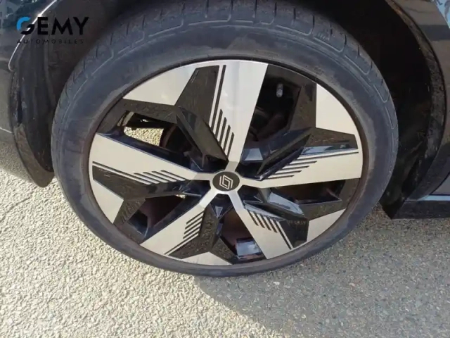 Renault Megane e-tech ev60 220 ch super charge — photo 24