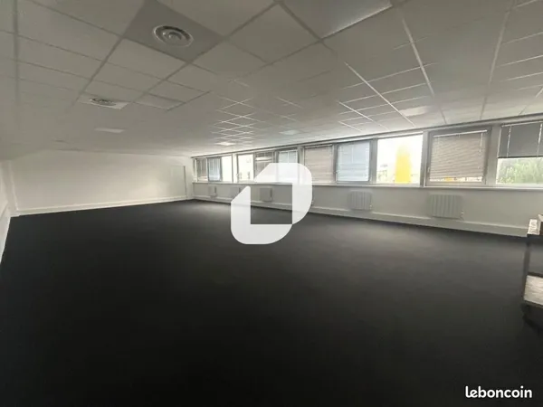 Bureau 456 m²