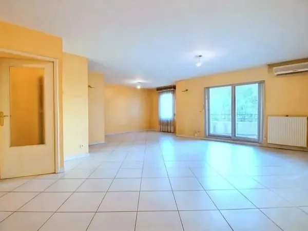 QUARTIER MONPLAISIR -T3 - 82 m²