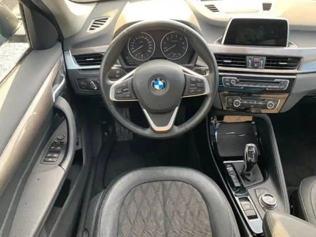 Bmw X1 sdrive18ia 140ch xline dkg7 — photo 8