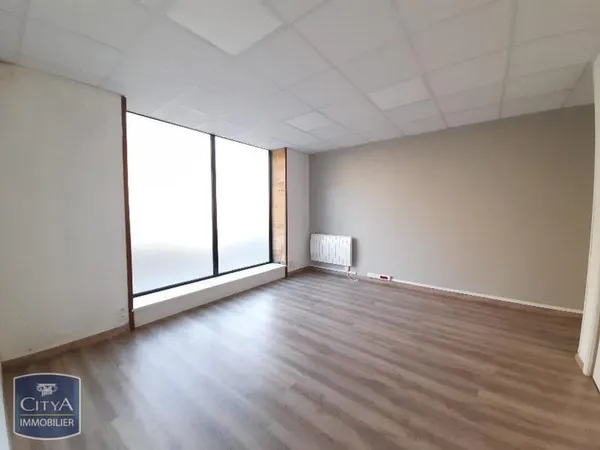 Local commercial 2 pièces 76 m²