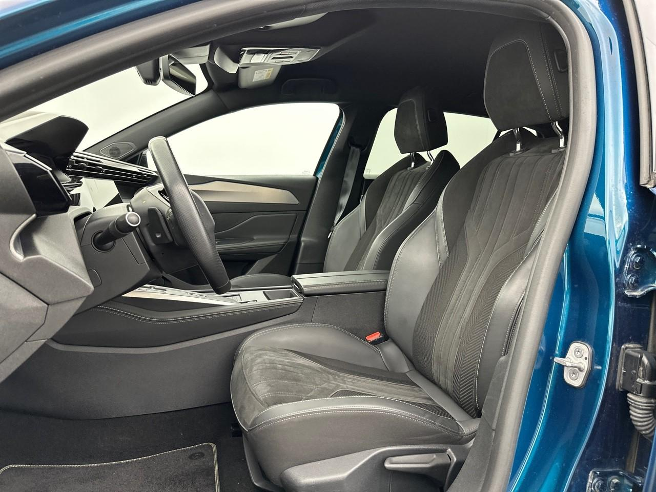 Peugeot 408 phev 225 e-eat8 gt — photo 9