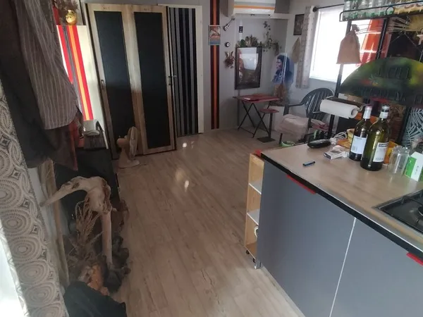 Mobil-home 40 m² 3 chambres 2 salle 2 bain de wc sur une parcelle de 100 mètres carrés voir la suite