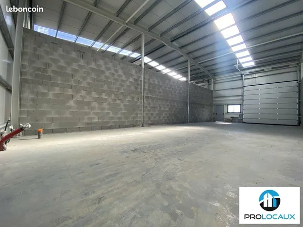 LOCAL D'ACTIVITE 133 m² PAVILLY