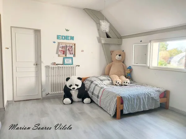 Belle meulière à rafraichir en plein centre de Chaumes-en-Brie !