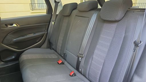 Peugeot 308 2.0 BlueHDi 150 EAT6 - Allure – 2017 – 125532 km – Diesel – Boîte Automatique — photo 30