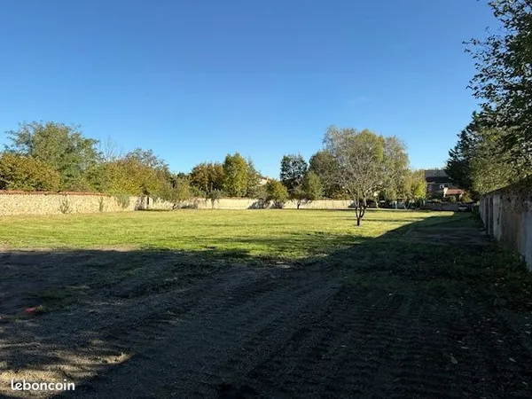 Terrain 2572 m² Combronde