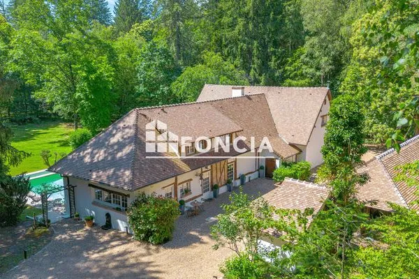 Maison 6 pièces 257 m²