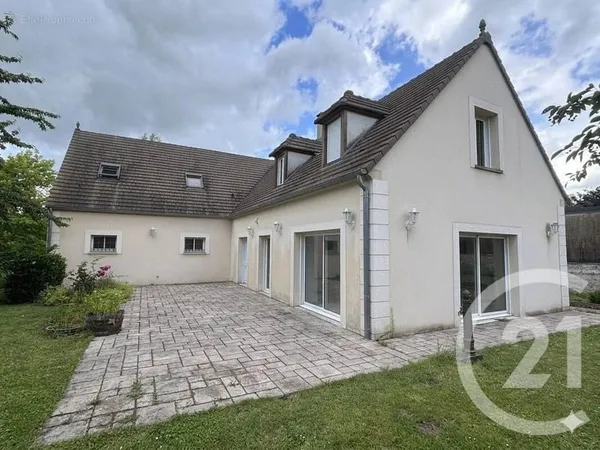 Maison 7 pièces 196 m²