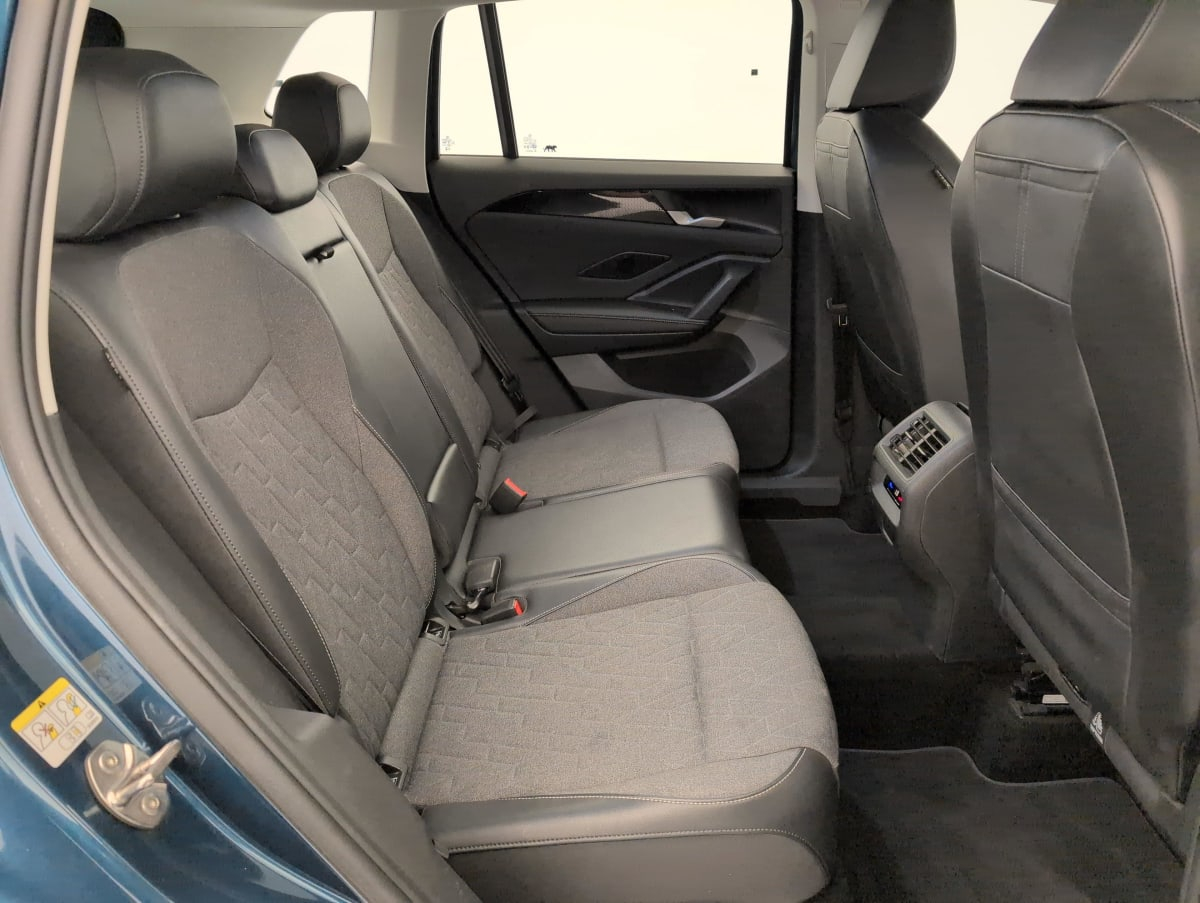 Volkswagen Tiguan — photo 10