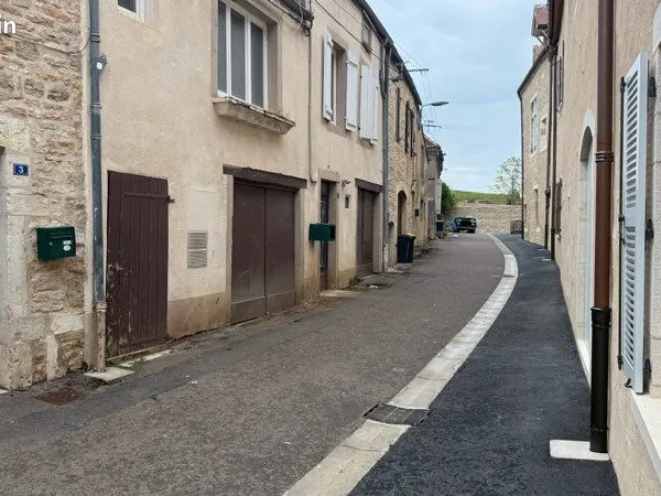 Grand STOCKAGE GARAGE 80m3 a Pommard