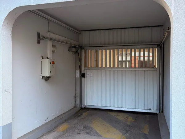 Place de Parking Sécurisé