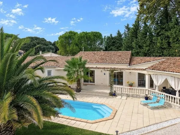 Villa de plain-pied proche d'Uzès