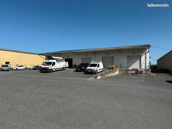 LOCAL D'ACTIVITE 1400 m² POITIERS