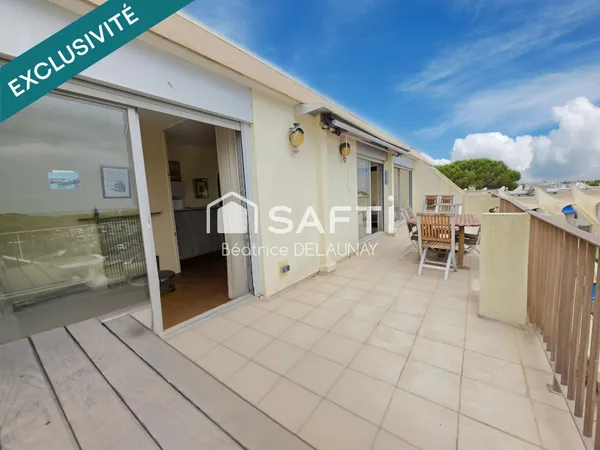 MAISON DE 45M² HABITABLE A L'ANNEE, PARKING, PISCINE.