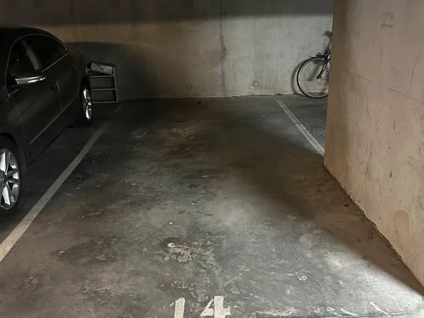 Stationnement Location La Madeleine   20000€