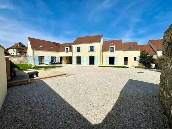 Maison 10 pièces 455 m²