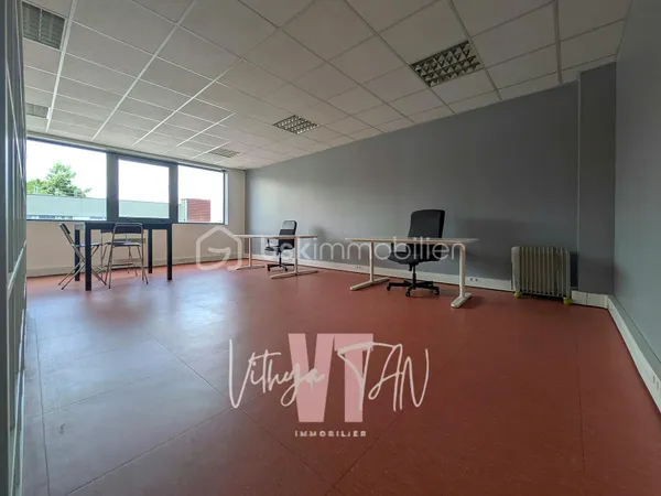 Bureau 1 pièce 59 m²