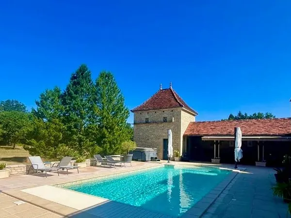 Propriété 10 pièces 250 m²