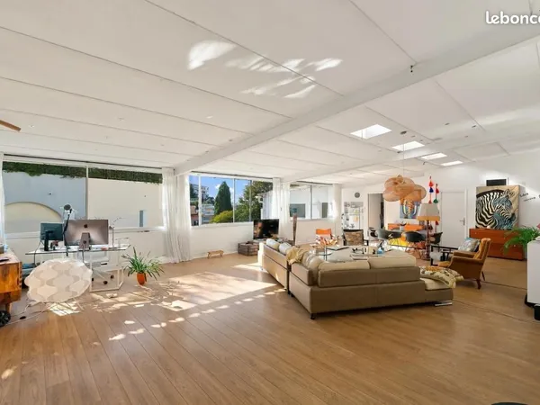 Appartement 6 pièces 179 m²