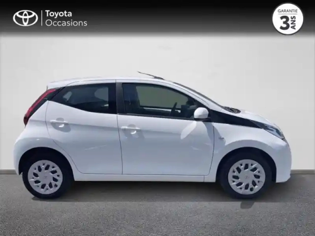 Toyota Aygo 1.0 vvt-i 72ch x-play 5p my21 — photo 9