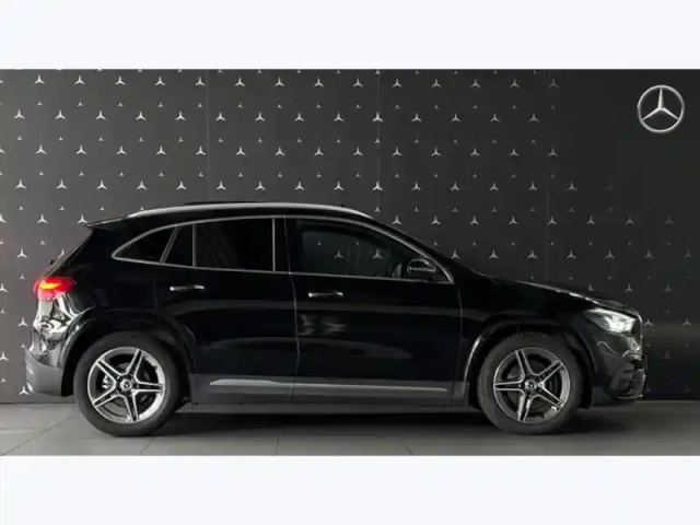 Mercedes Gla 200 d amg line — photo 26