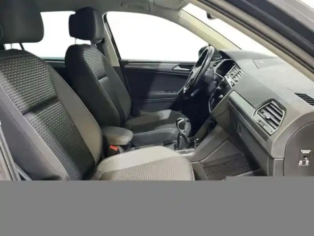 Volkswagen Tiguan 2.0 tdi 150ch bvm6 active — photo 9