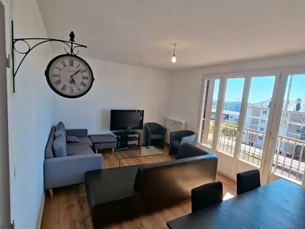 Chambre A 10-12 m² en coloc meublée - Saumur - 390 CC