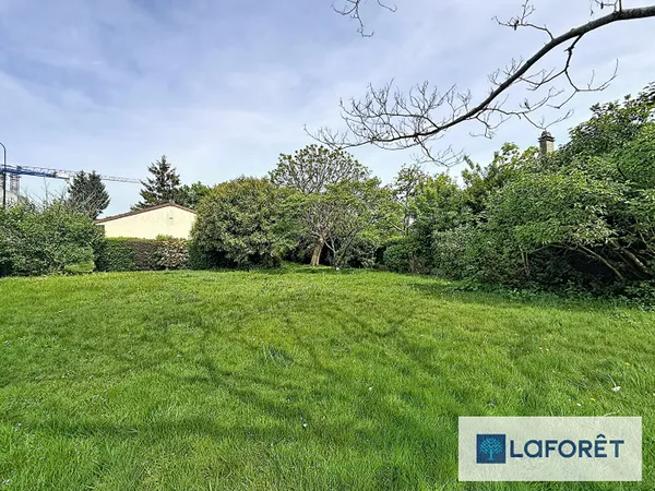 Terrain 372 m²