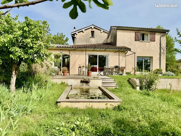 Maison de ville 8 pièces 150 m²