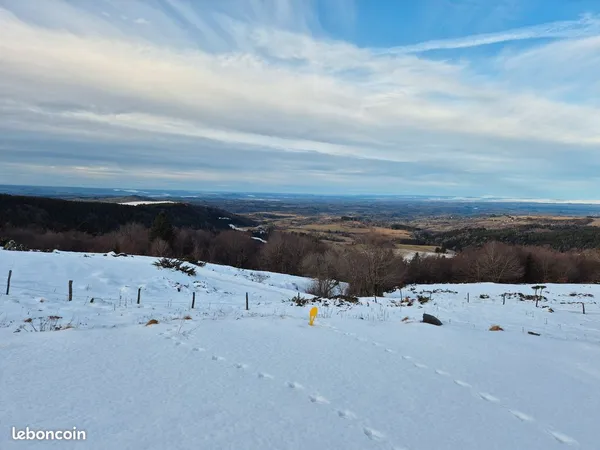 Dernier terrain à bâtir en station avec vue magnifique, entièrement viabilisé dédié à la constructio