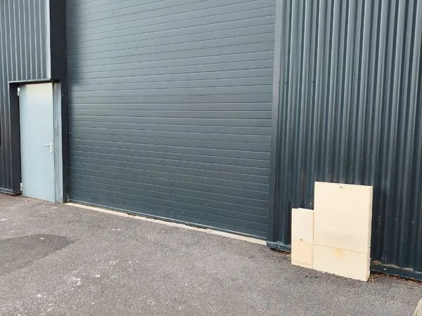 Local professionnel 265m2
