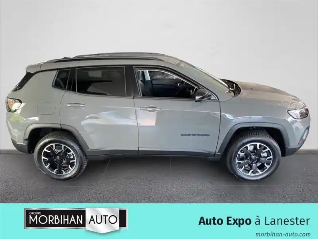 Jeep Compass 1.3 phev t4 240 ch 4xe eawd — photo 22