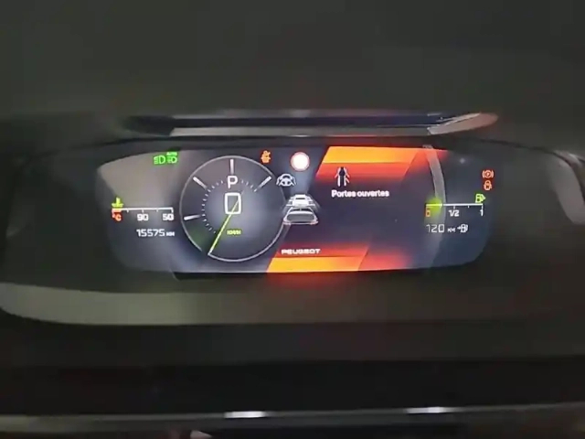 Peugeot 308 hybrid 136 e-dcs6 — photo 30