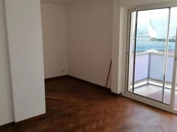 SAINT-GINIEZ  UN APPARTEMENT QUI A TOUT POUR PLAIRE ....