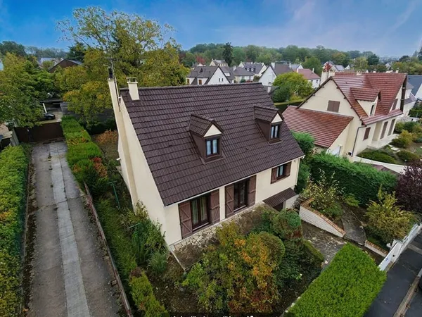 MAISON ST MICHEL SUR ORGE - 6 pièces - 125 m2