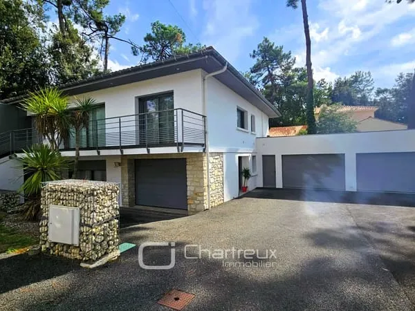 VILLA de STANDING