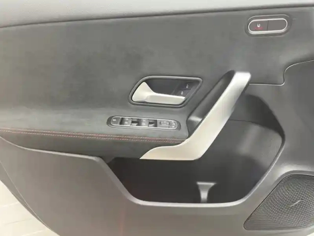 Mercedes Classe A 200 d amg line — photo 16