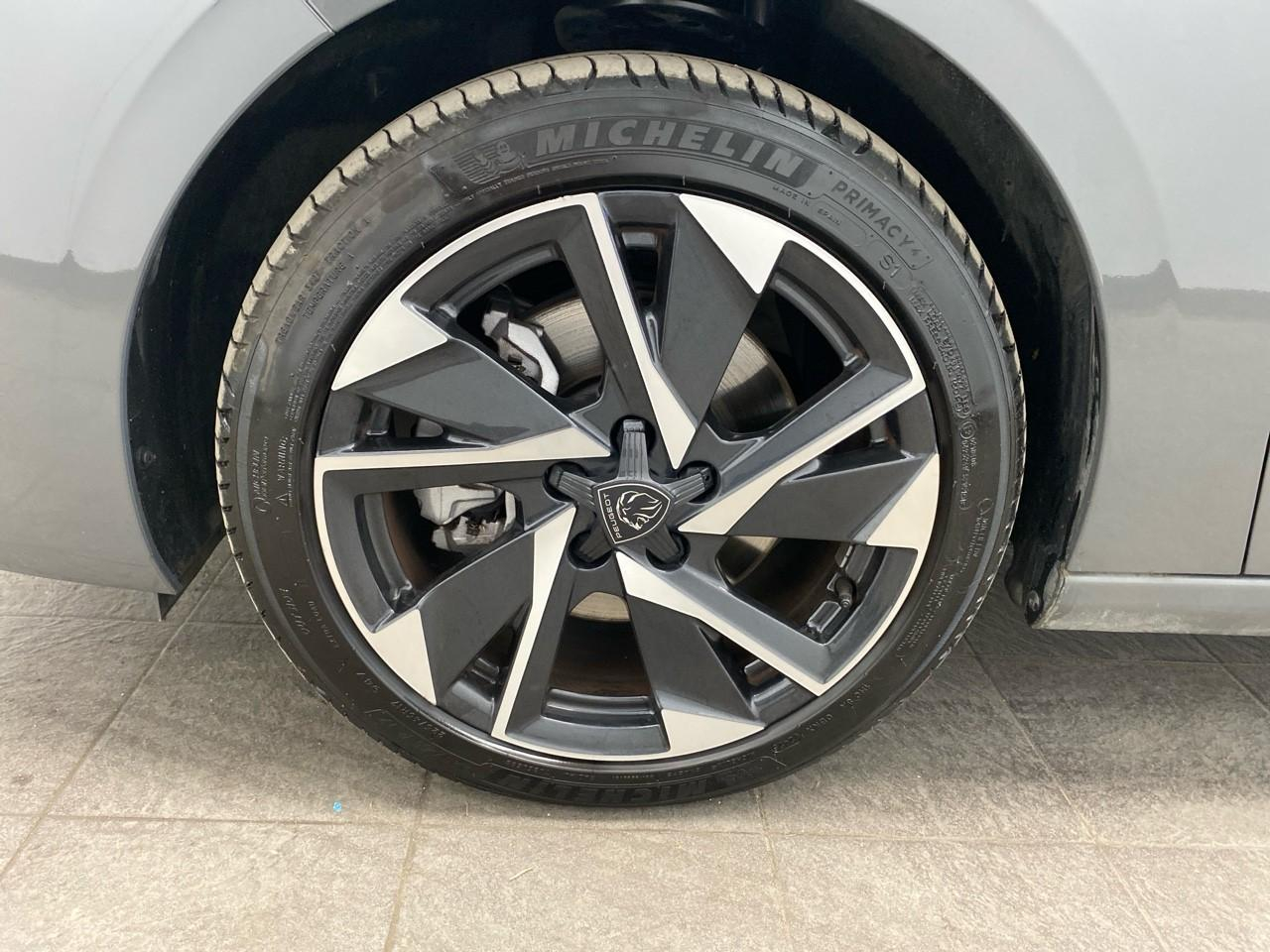 Peugeot 308 hybrid 136 e-dcs6 allure — photo 11