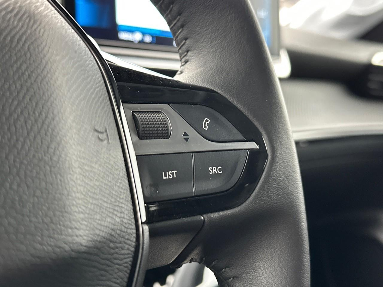 Peugeot 208 puretech 100 s&s eat8 allure pack — photo 18